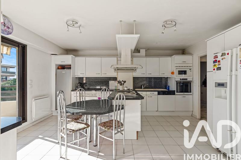 Appartement - 211 m² - 6 pièces