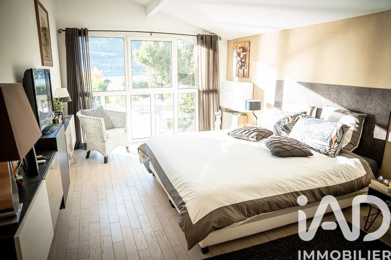 Maison - 332 m² - 6 pièces