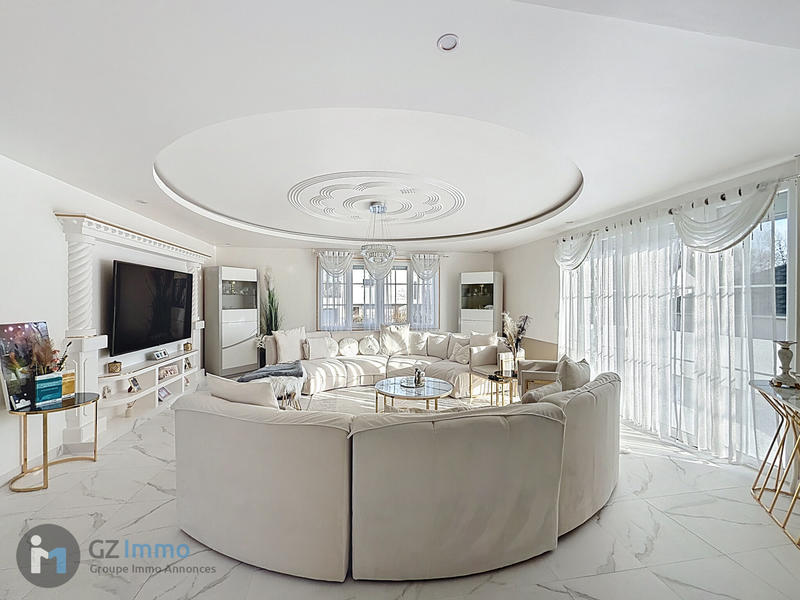 Maison - 246 m² - 6 pièces