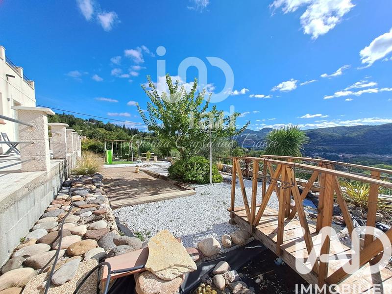 Maison - 169 m² - 5 pièces