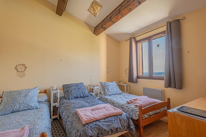 Maison - 181 m² - 8 pièces