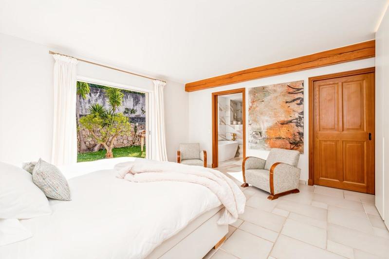 Villa - 300 m² - 6 pièces