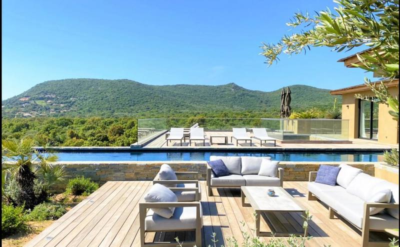 Villa - 249 m² - 11 pièces