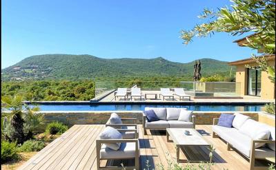 Villa - 249 m² - 11 pièces