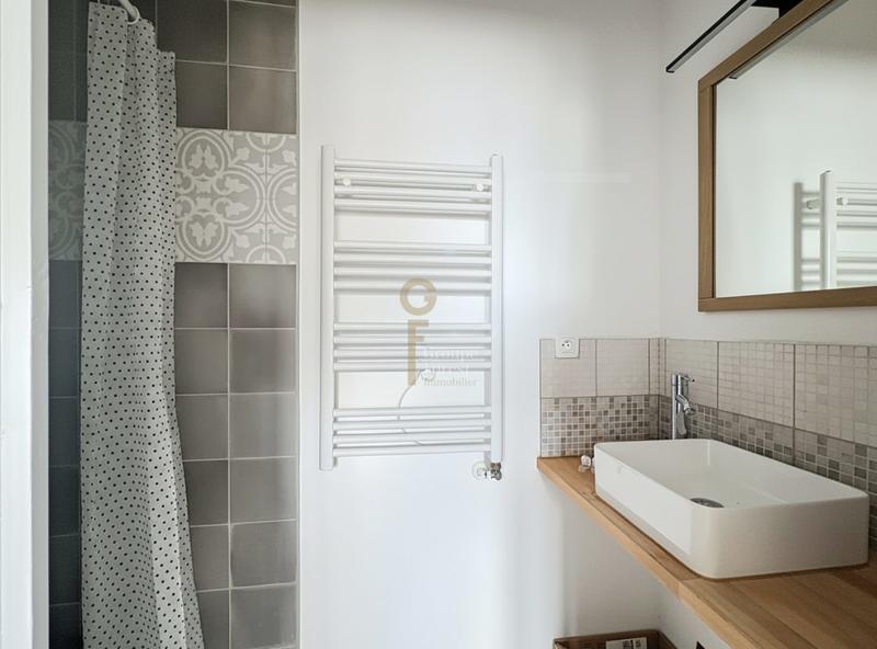 Maison - 208 m² - 8 pièces