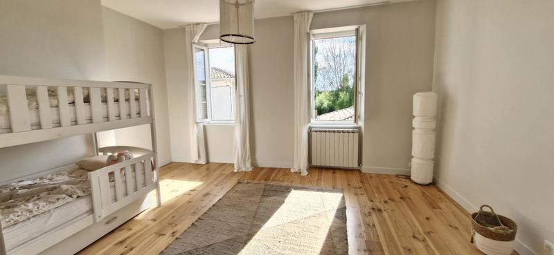 Maison - 241 m² - 8 pièces