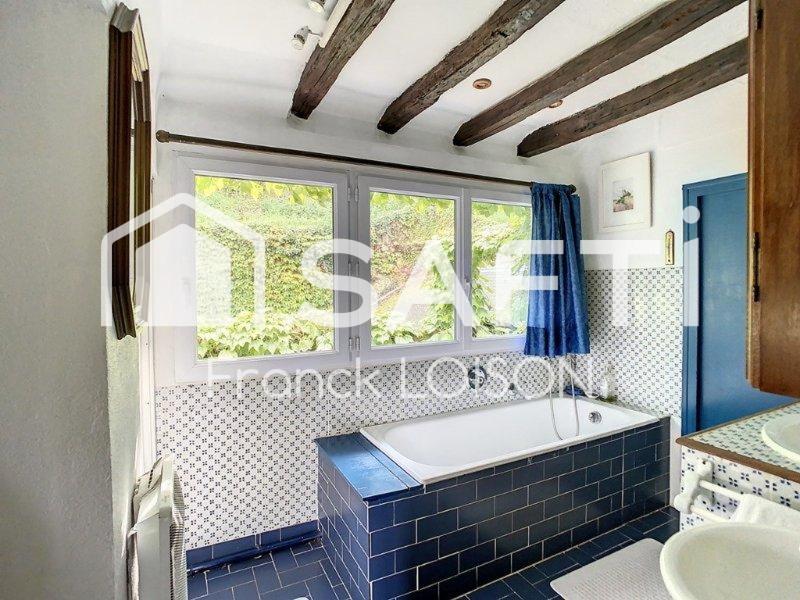 Maison - 203 m² - 7 pièces