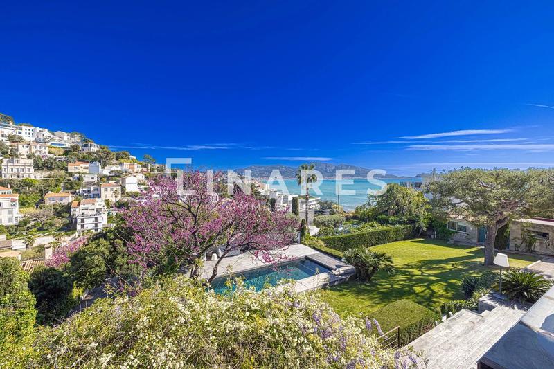 Villa - 250 m² - 5 pièces