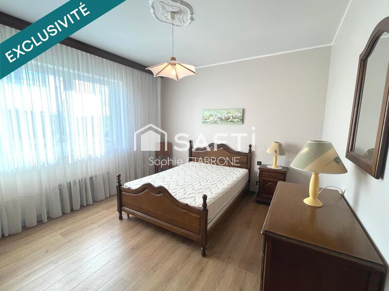 Maison - 195 m² - 9 pièces