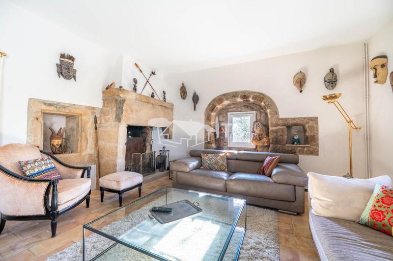 Maison en pierre - 250 m² - 9 pièces