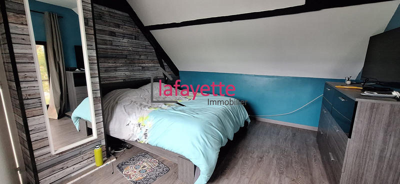 Maison traditionnelle - 161 m² - 7 pièces