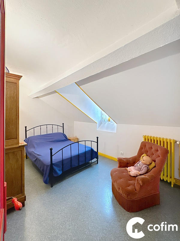 Maison - 175 m² - 10 pièces