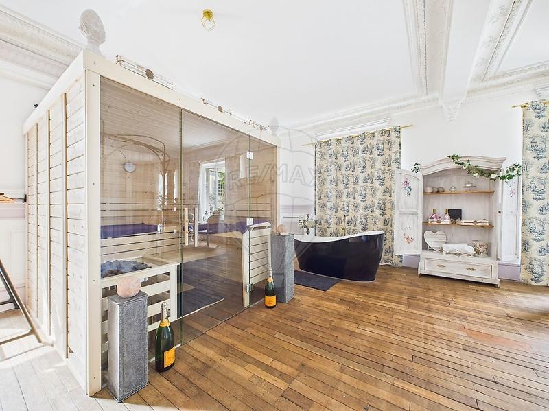 Appartement - 200 m² - 10 pièces