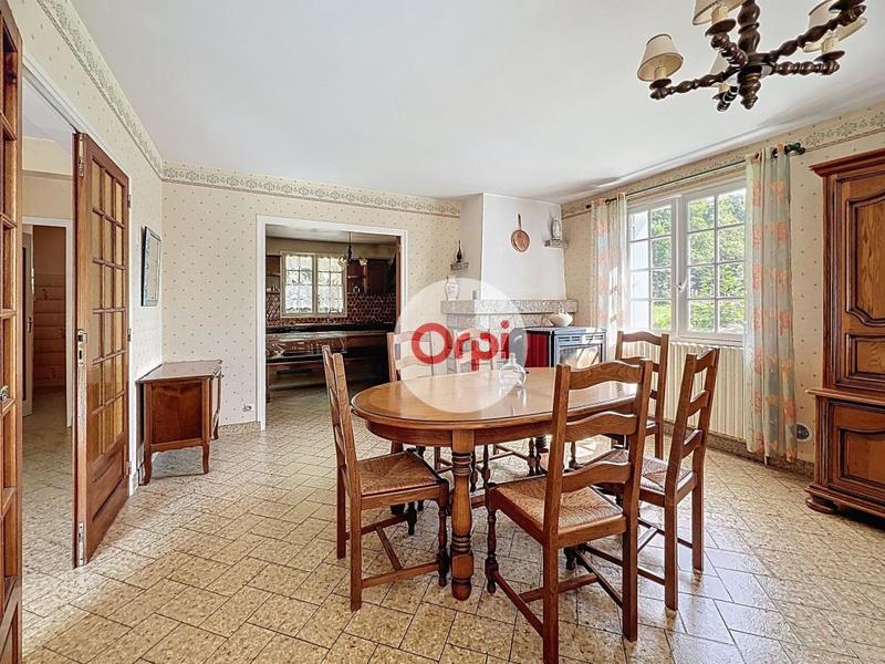 Maison - 180 m² - 9 pièces