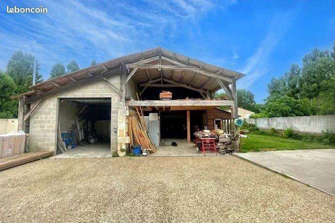 Maison - 225 m² - 8 pièces