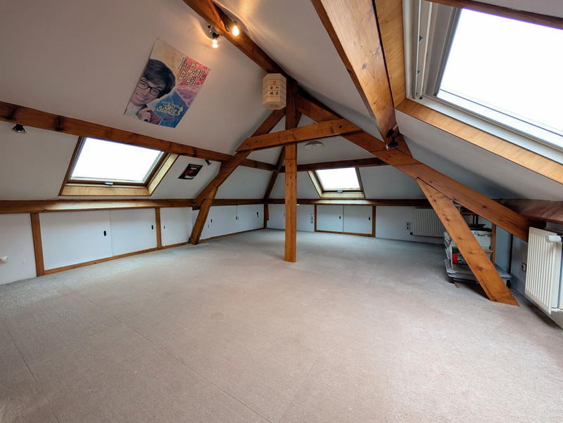 Maison - 210 m² - 8 pièces