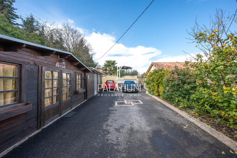 Maison - 221 m² - 5 pièces