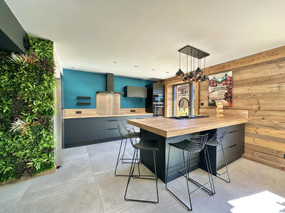 Châlet - 607 m² - 16 pièces