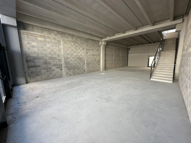 Local d'activités - 290 m²