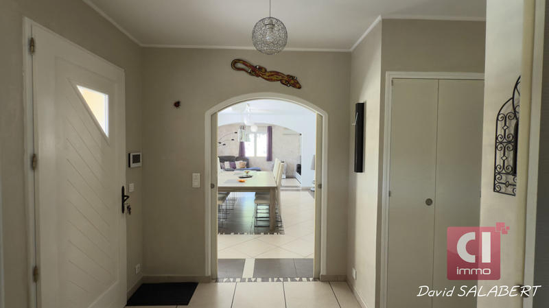 Maison - 204 m² - 7 pièces