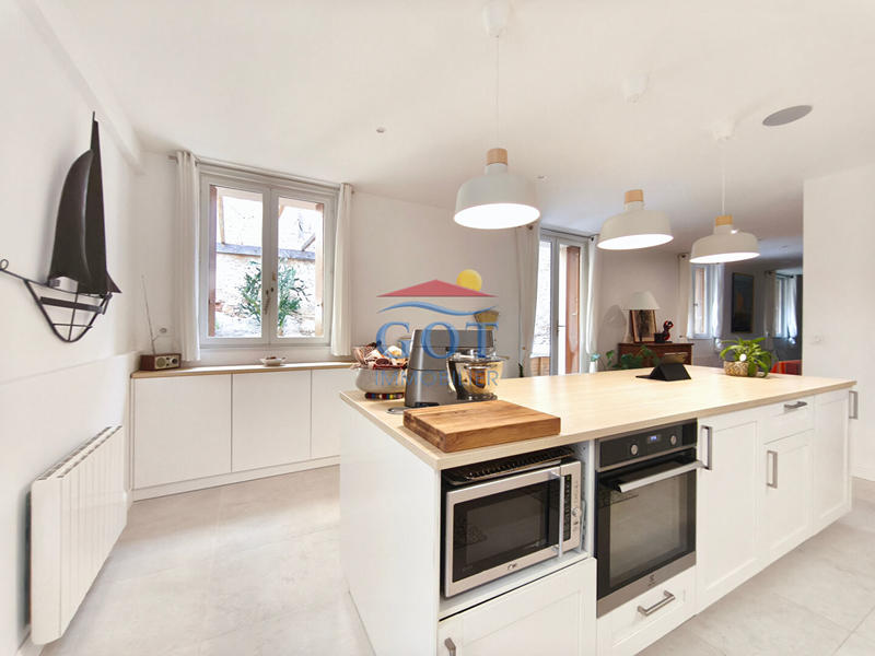 Maison - 224 m² - 6 pièces