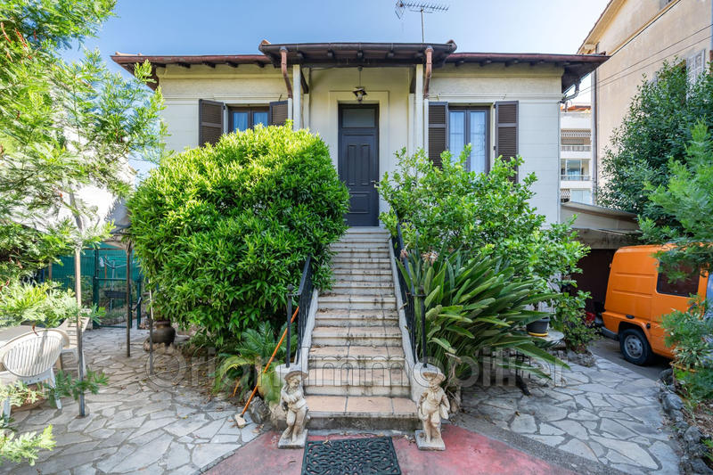 Maison - 174 m² - 8 pièces