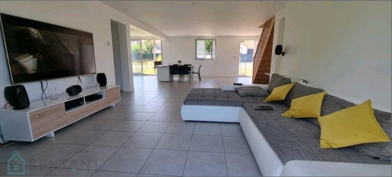 Maison - 213 m² - 9 pièces