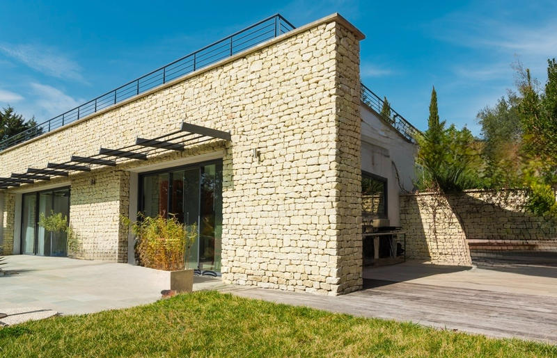 Maison - 242 m² - 7 pièces