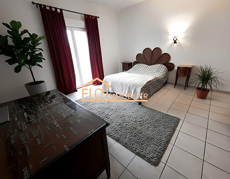 Appartement - 96 m² - 4 pièces