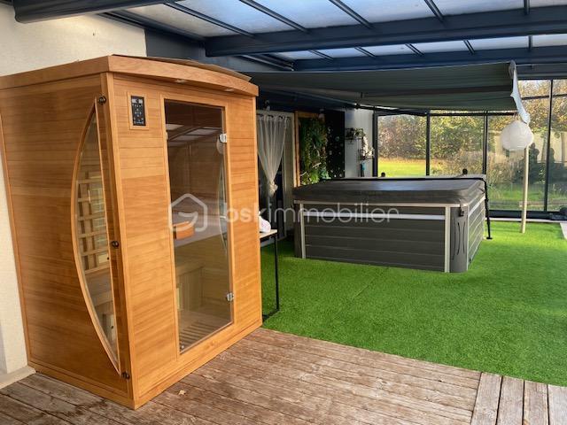 Maison - 262 m² - 8 pièces