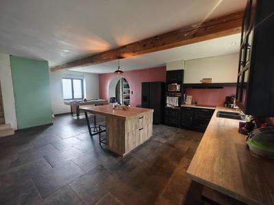 Propriété - 260 m² - 4 pièces