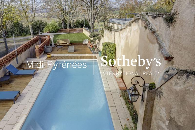 Maison - 258 m² - 5 pièces