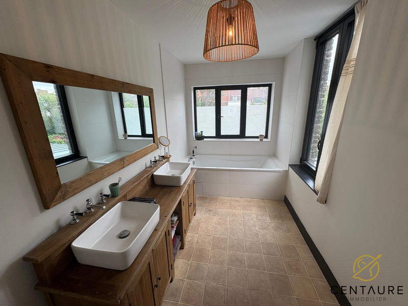 Maison ancienne - 177 m² - 6 pièces