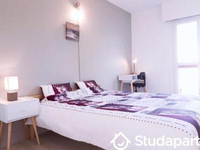 Chambre - 13 m² - 1 pièce