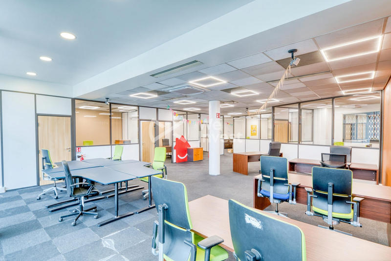Bureau - 174 m²