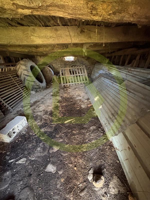 Grange - 250 m² - 2 pièces