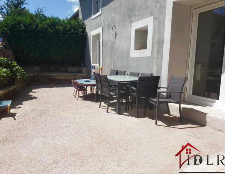 Maison de village - 190 m² - 8 pièces