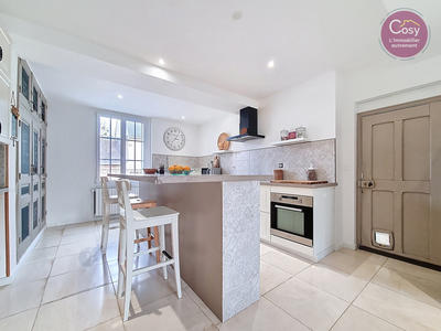 Maison - 229 m² - 7 pièces