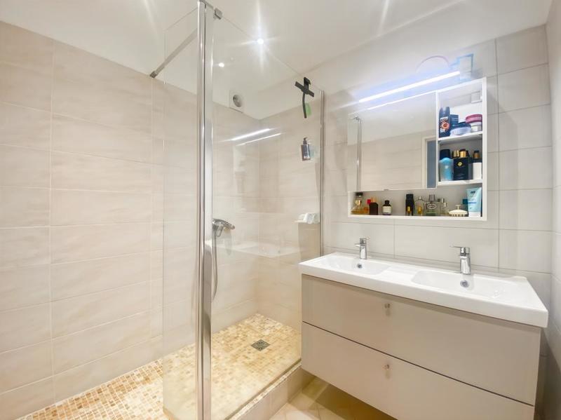 Appartement - 79 m² - 3 pièces