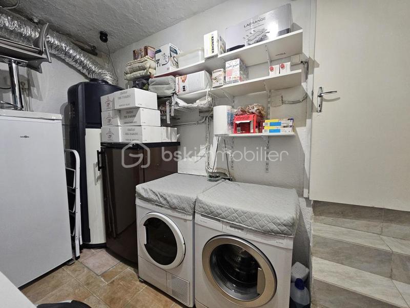 Villa - 192 m² - 9 pièces