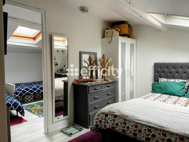 Maison - 210 m² - 8 pièces