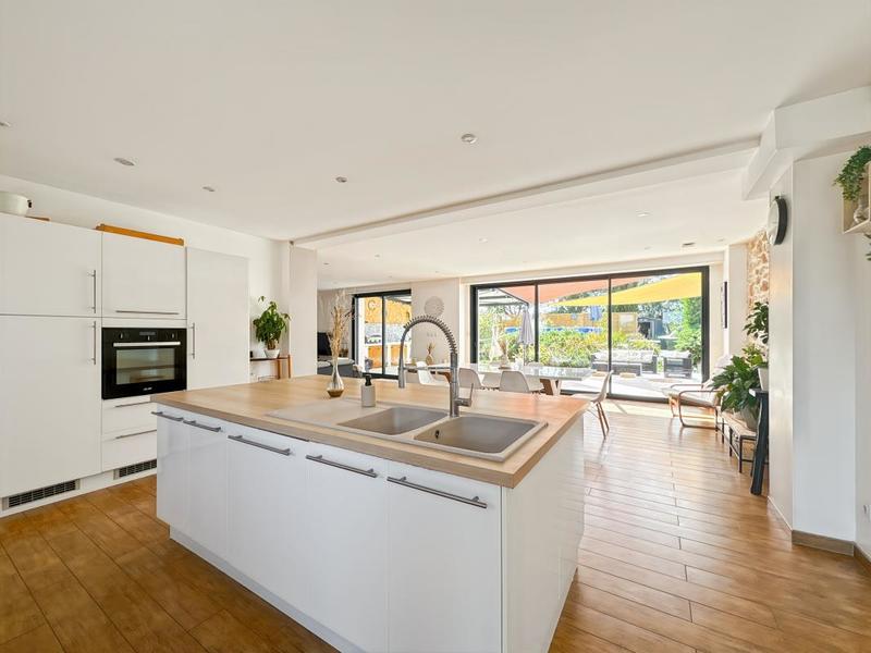 Maison - 185 m² - 4 pièces