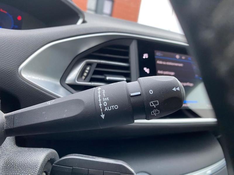 Peugeot 308 1.5hdi 130cv Affaire Premium Pack Carplay Radars Ar/Clim/Feux Auto 8250 Ht