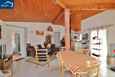 Villa - 151 m² - 6 pièces
