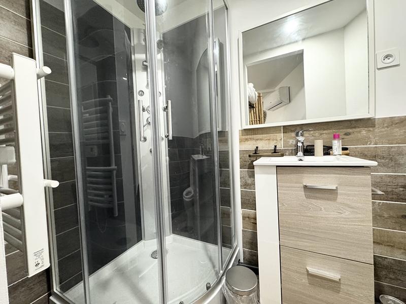 Villa - 243 m² - 7 pièces