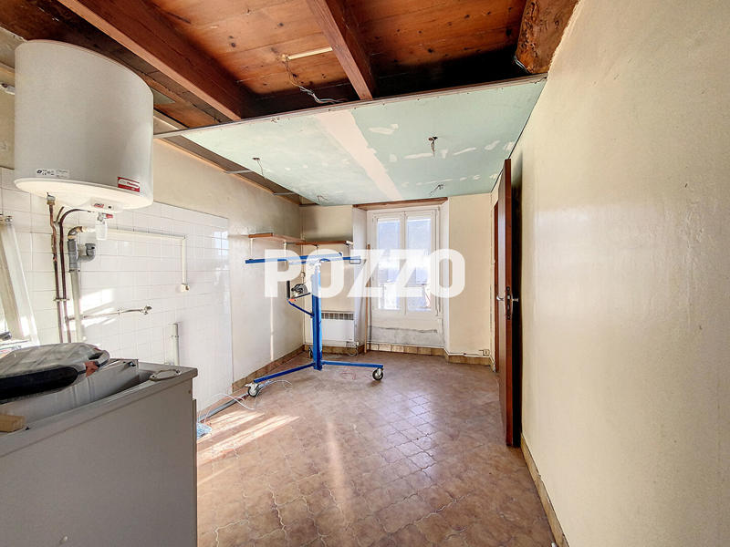 Maison - 231 m² - 10 pièces