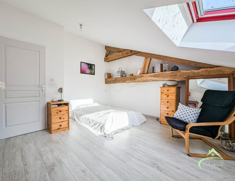 Maison - 261 m² - 8 pièces