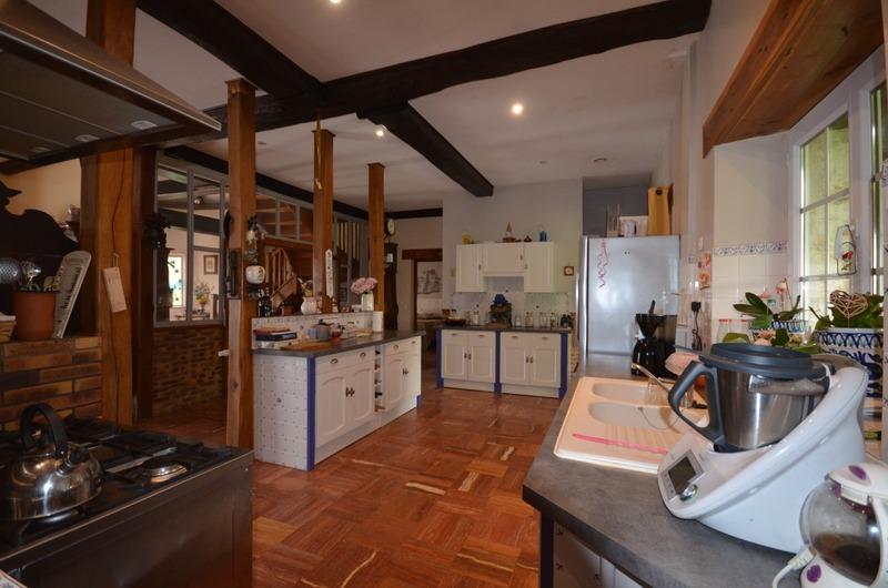 Maison - 210 m² - 6 pièces