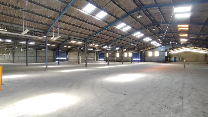 Entrepôt - 4 600 m²