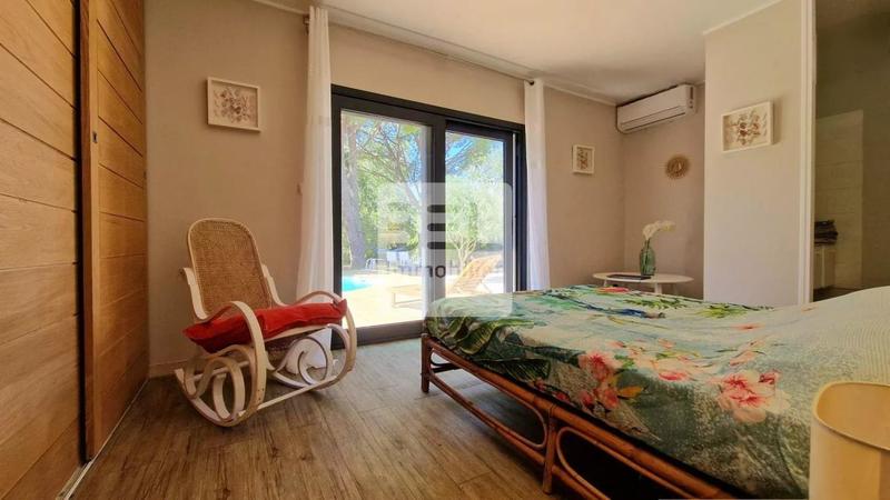 Maison - 255 m² - 8 pièces